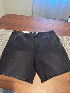 Seven7 relaxed Bermuda shorts NWT